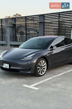 Седан Tesla Model 3 2018 в 