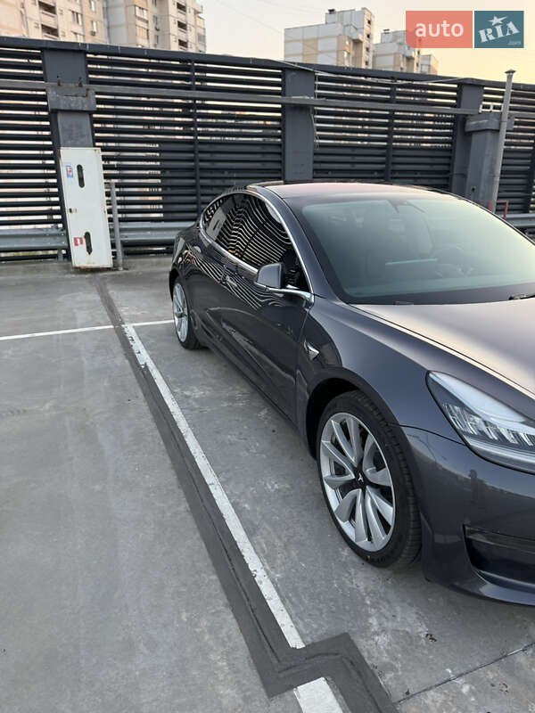 Седан Tesla Model 3 2018 в Києві