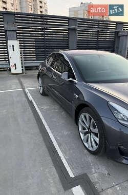 Седан Tesla Model 3 2018 в 