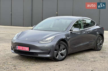 Седан Tesla Model 3 2019 в 