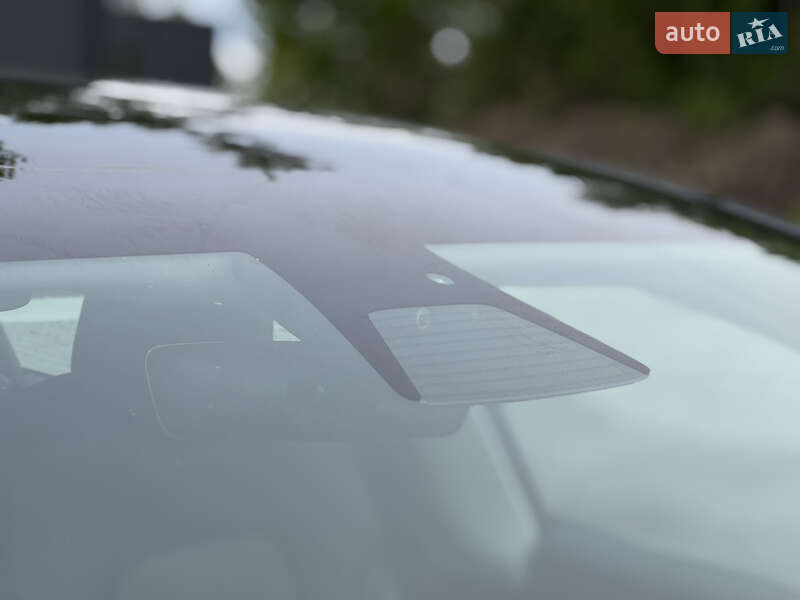 Седан Tesla Model 3 2019 в Рівному