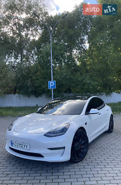 Седан Tesla Model 3 2021 в Ужгороде