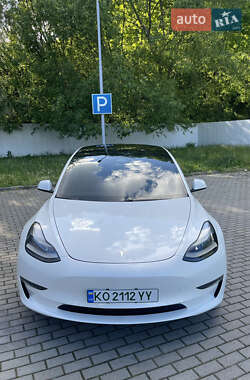 Седан Tesla Model 3 2021 в 
