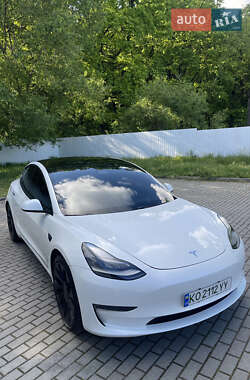 Седан Tesla Model 3 2021 в 