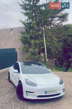 Седан Tesla Model 3 2021 в 
