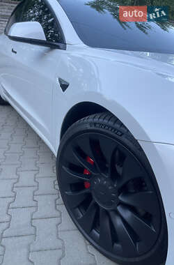 Седан Tesla Model 3 2021 в 