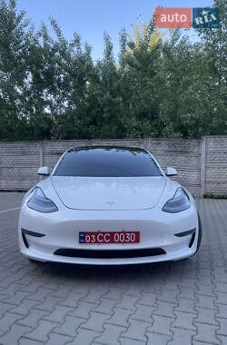Седан Tesla Model 3 2021 в 