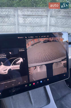 Седан Tesla Model 3 2021 в 