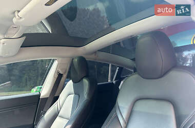 Седан Tesla Model 3 2019 в 
