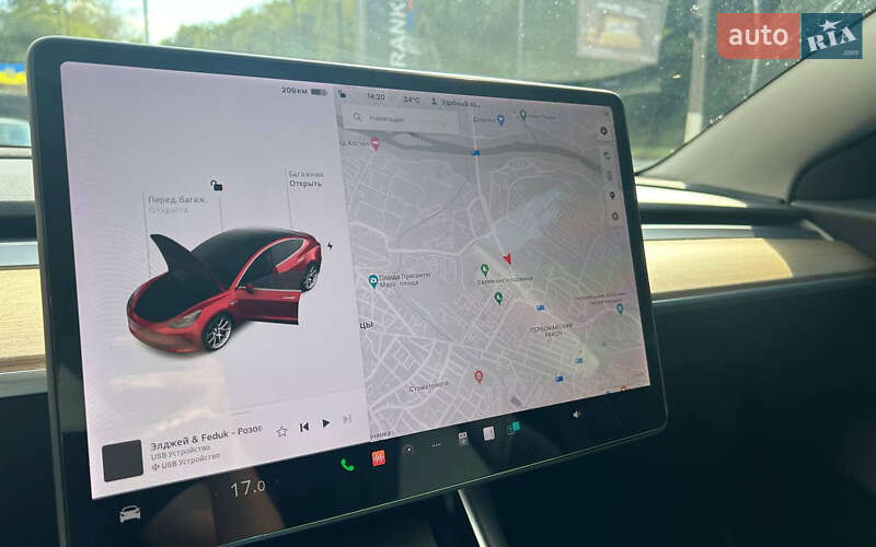 Седан Tesla Model 3 2019 в Чернівцях
