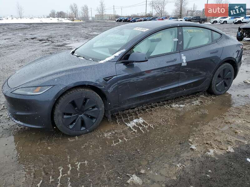 Седан Tesla Model 3 2024 в 
