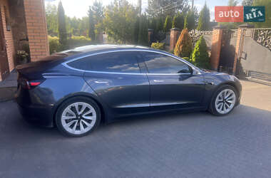 Седан Tesla Model 3 2019 в 