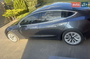Седан Tesla Model 3 2019 в 