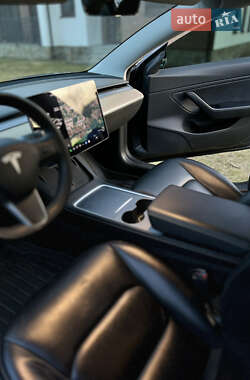 Седан Tesla Model 3 2019 в 