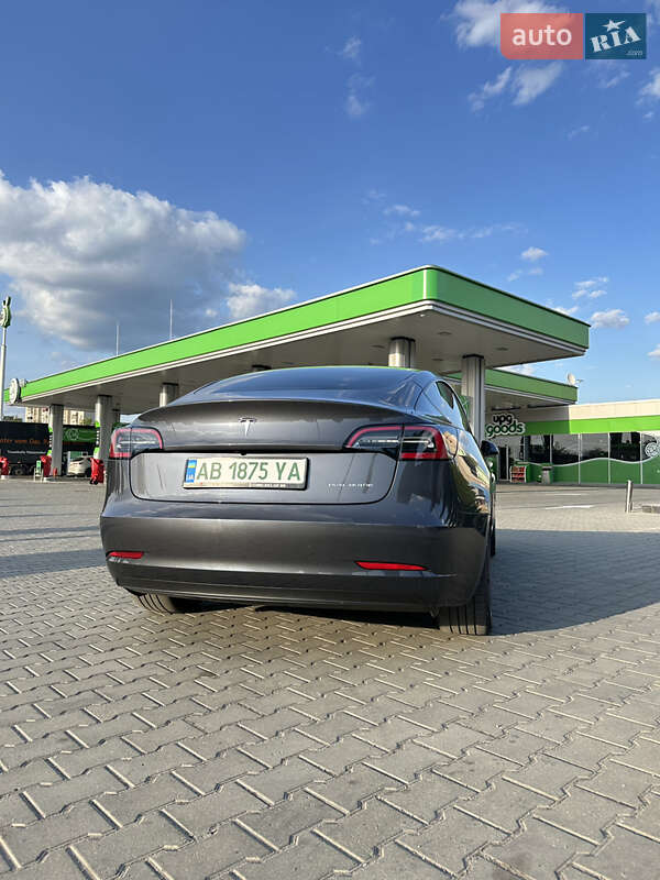 Седан Tesla Model 3 2022 в Вінниці