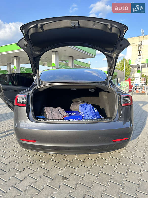 Седан Tesla Model 3 2022 в Вінниці