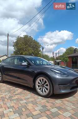 Седан Tesla Model 3 2022 в 