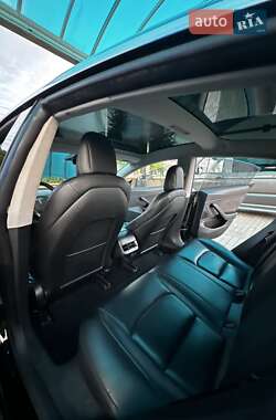 Седан Tesla Model 3 2018 в 
