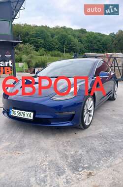 Седан Tesla Model 3 2019 в Теребовлі
