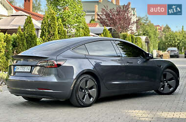 Седан Tesla Model 3 2021 в 
