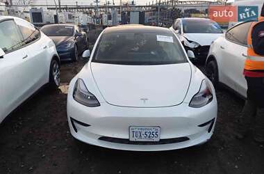 Седан Tesla Model 3 2022 в 