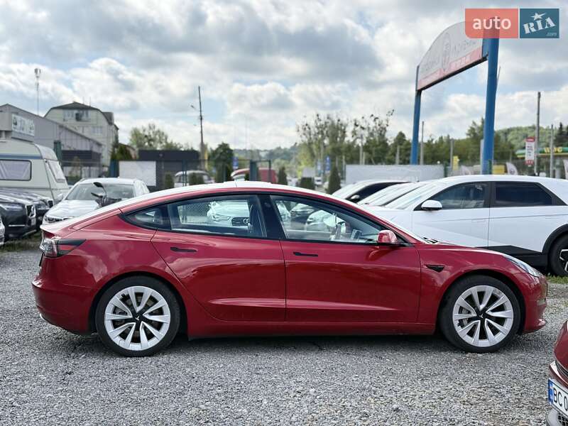 Седан Tesla Model 3 2022 в Львове