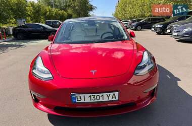 Седан Tesla Model 3 2020 в Виннице
