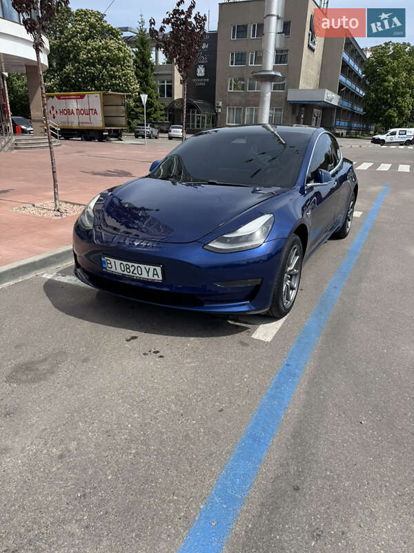 Седан Tesla Model 3 2019 в 