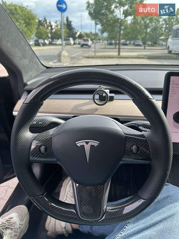 Седан Tesla Model 3 2022 в Тячеве