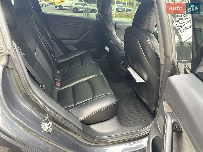 Седан Tesla Model 3 2022 в Тячеве