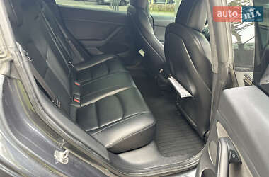 Седан Tesla Model 3 2022 в 