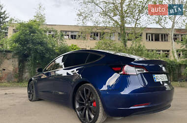 Седан Tesla Model 3 2020 в 