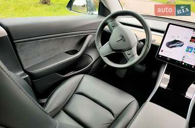 Седан Tesla Model 3 2019 в 