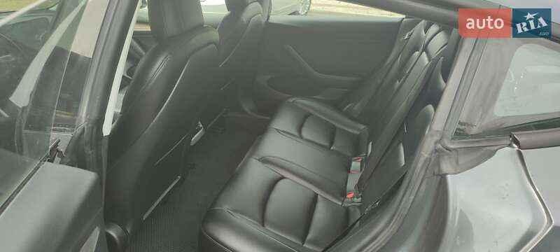 Седан Tesla Model 3 2021 в Надворной