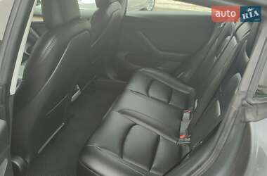 Седан Tesla Model 3 2021 в 