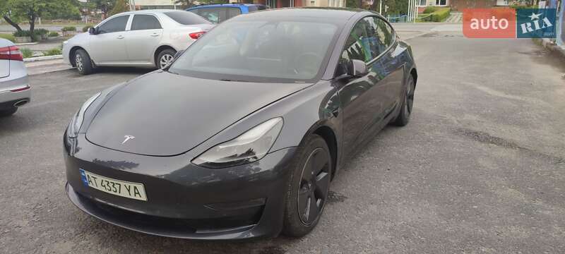 Седан Tesla Model 3 2021 в Надворной