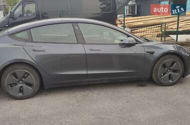 Седан Tesla Model 3 2021 в Надворной