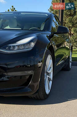 Седан Tesla Model 3 2018 в 