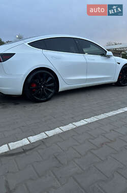 Седан Tesla Model 3 2020 в 