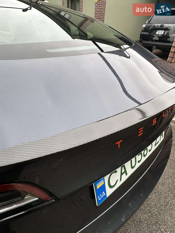 Седан Tesla Model 3 2018 в Черновцах