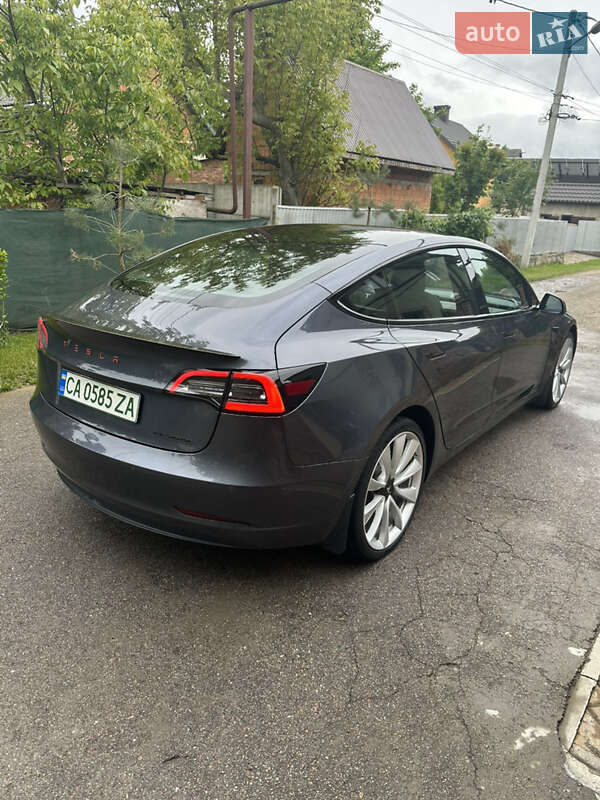 Седан Tesla Model 3 2018 в Черновцах
