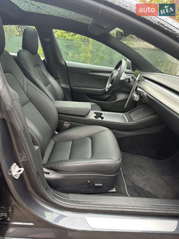 Седан Tesla Model 3 2018 в Черновцах