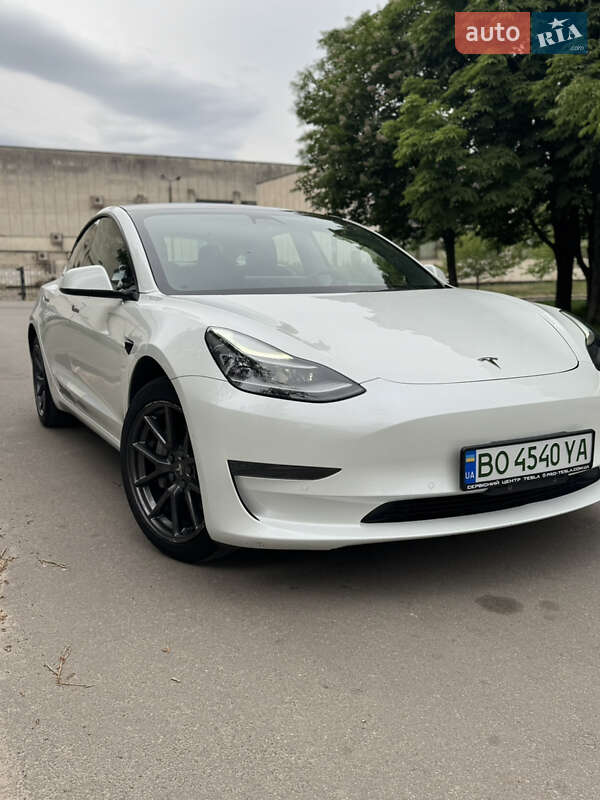Tesla Model 3 2021