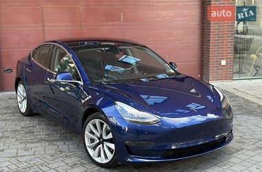 Седан Tesla Model 3 2018 в Львові