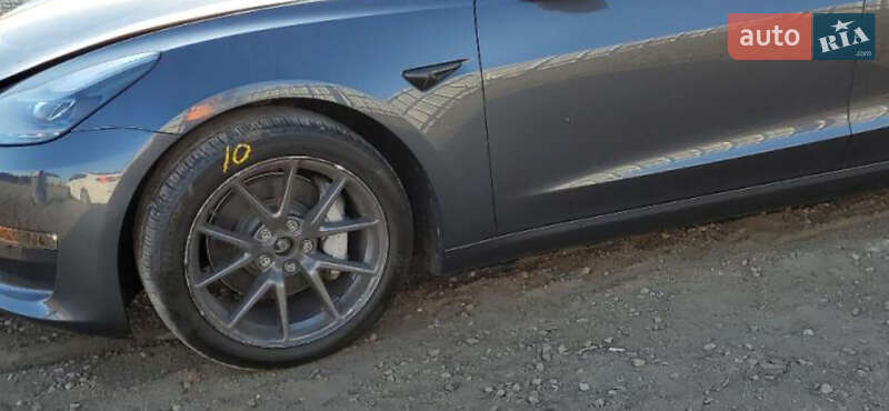 Седан Tesla Model 3 2022 в Ровно