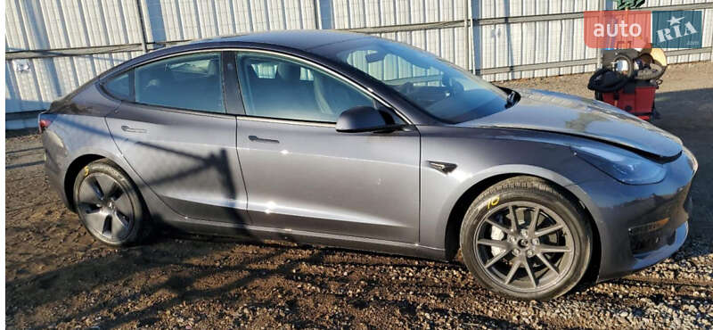Седан Tesla Model 3 2022 в Ровно