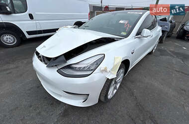 Седан Tesla Model 3 2020 в Виннице