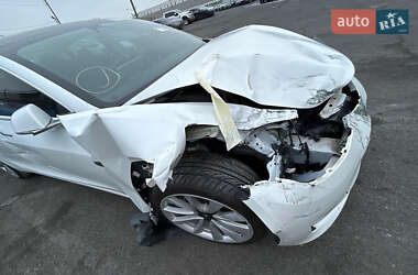 Седан Tesla Model 3 2020 в 