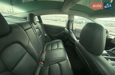 Седан Tesla Model 3 2020 в 