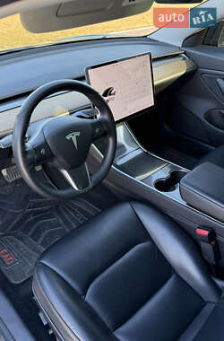 Седан Tesla Model 3 2019 в 
